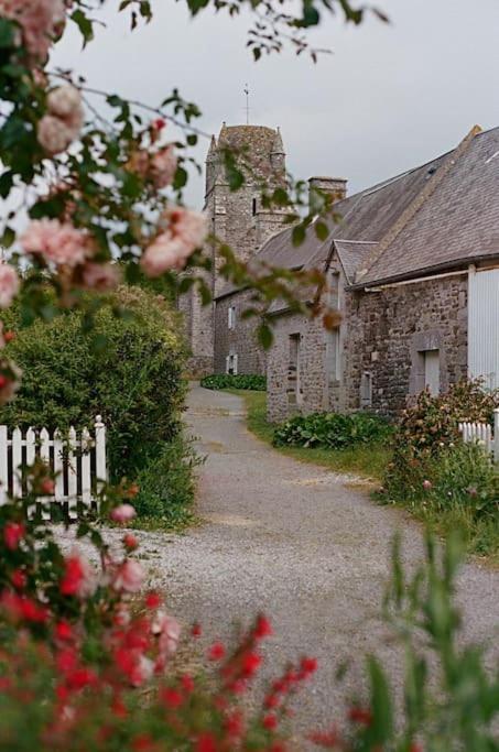 Villa Au 3 La Cour à Tôt Regnéville-sur-Mer Esterno foto