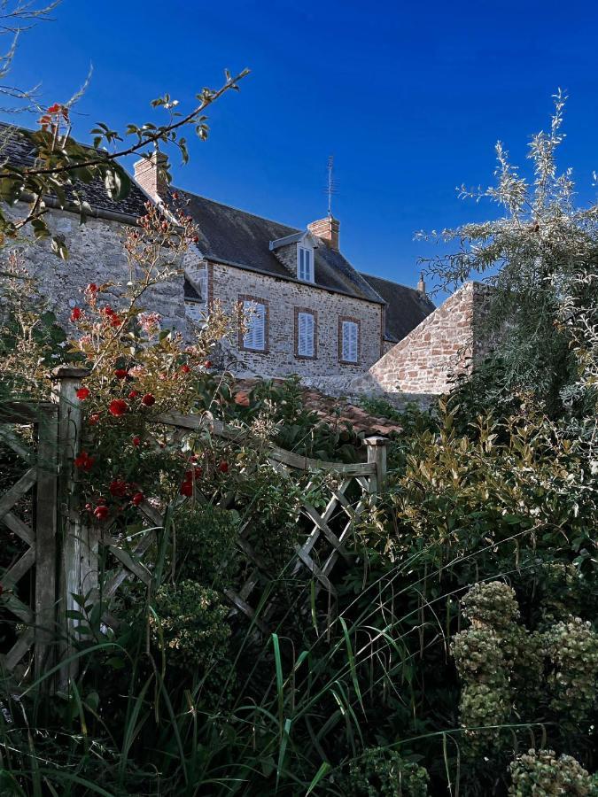 Villa Au 3 La Cour à Tôt Regnéville-sur-Mer Esterno foto